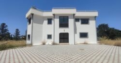 Alsancak,Girne’de Satılık 4+1 Villa