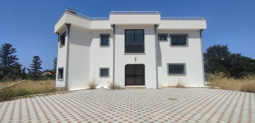 Alsancak,Girne’de Satılık 4+1 Villa