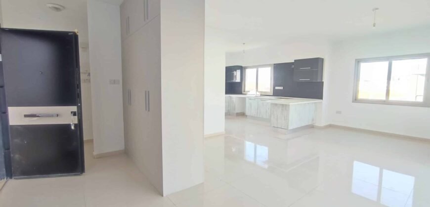 Lefkoşa Gönyeli’de Satılık  3+1 Penthouse Daire