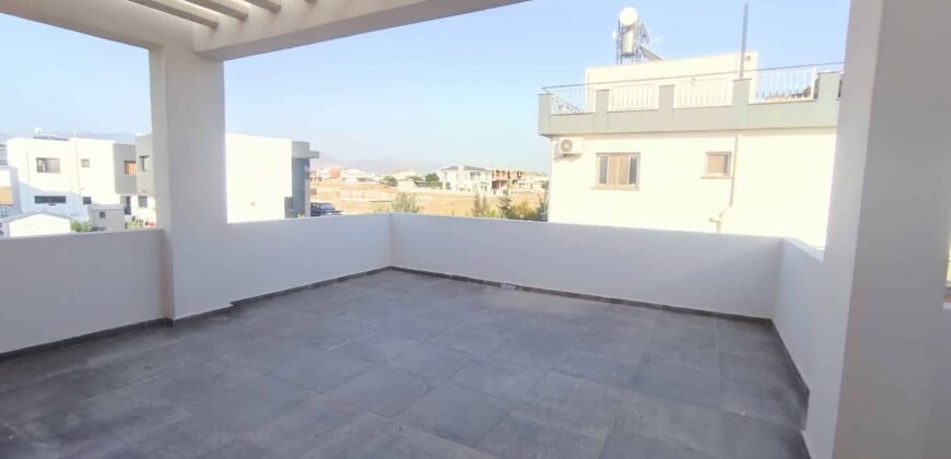 Lefkoşa Gönyeli’de Satılık  3+1 Penthouse Daire