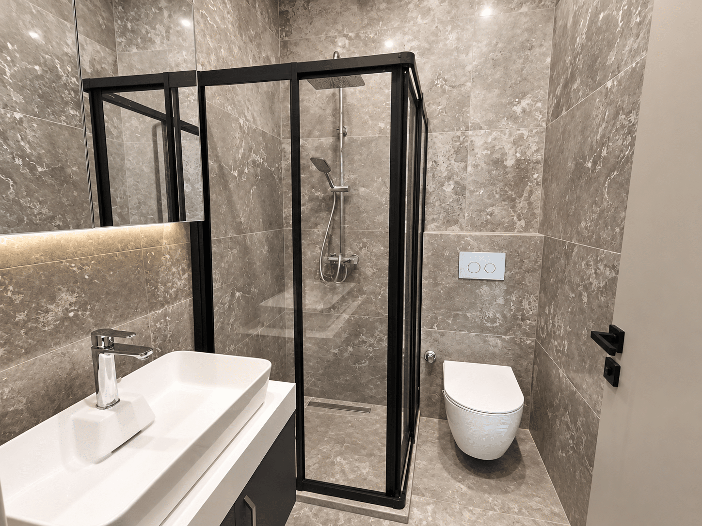 dikmen-satilik-tek-katli-mustakil-ev-banyo-1 Dikmen’de Satılık Tek Katlı Modern Müstakil Ev