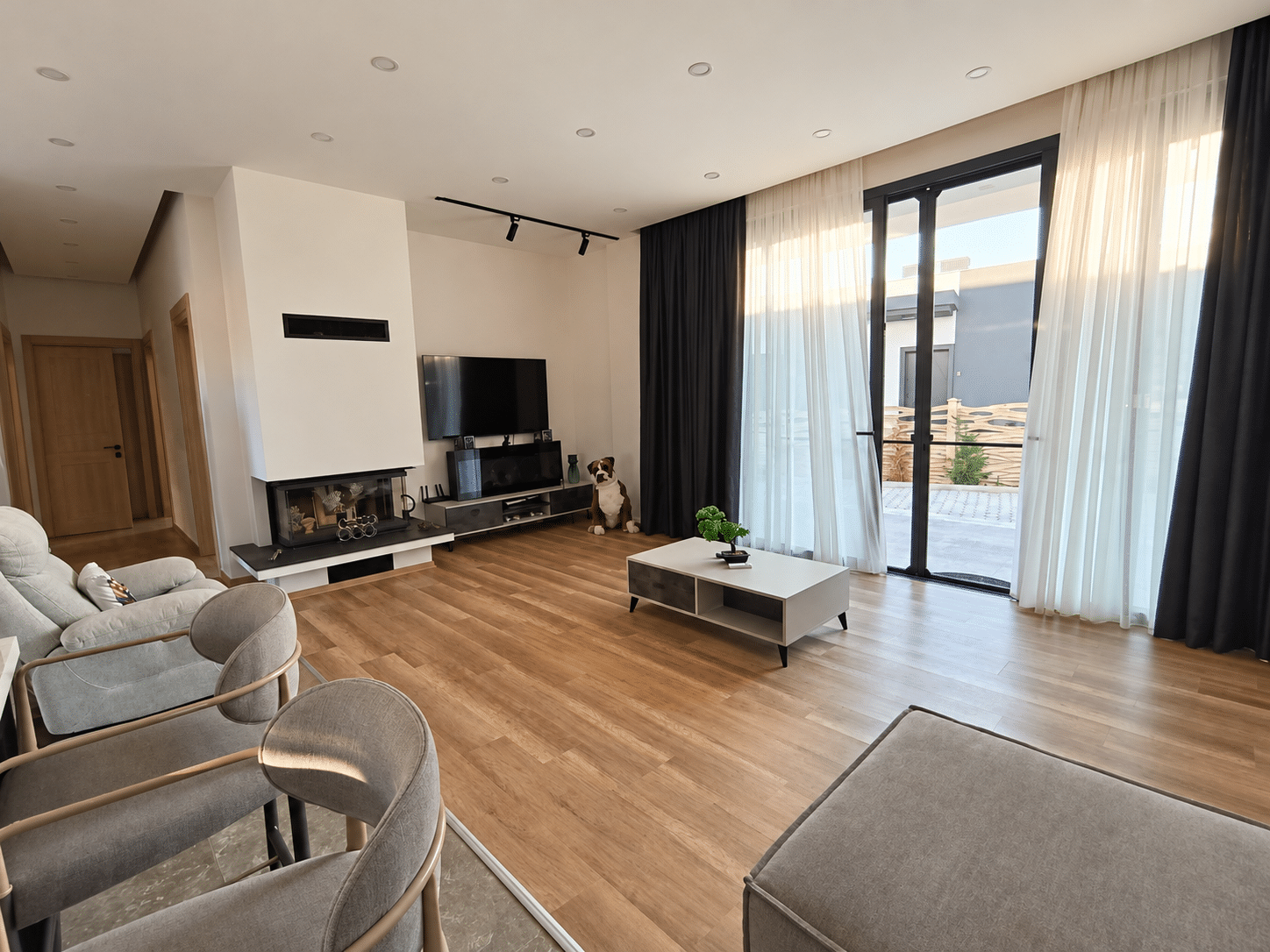 dikmen-satilik-tek-mustakil-ev-salon-3 Dikmen’de Satılık Tek Katlı Modern Müstakil Ev